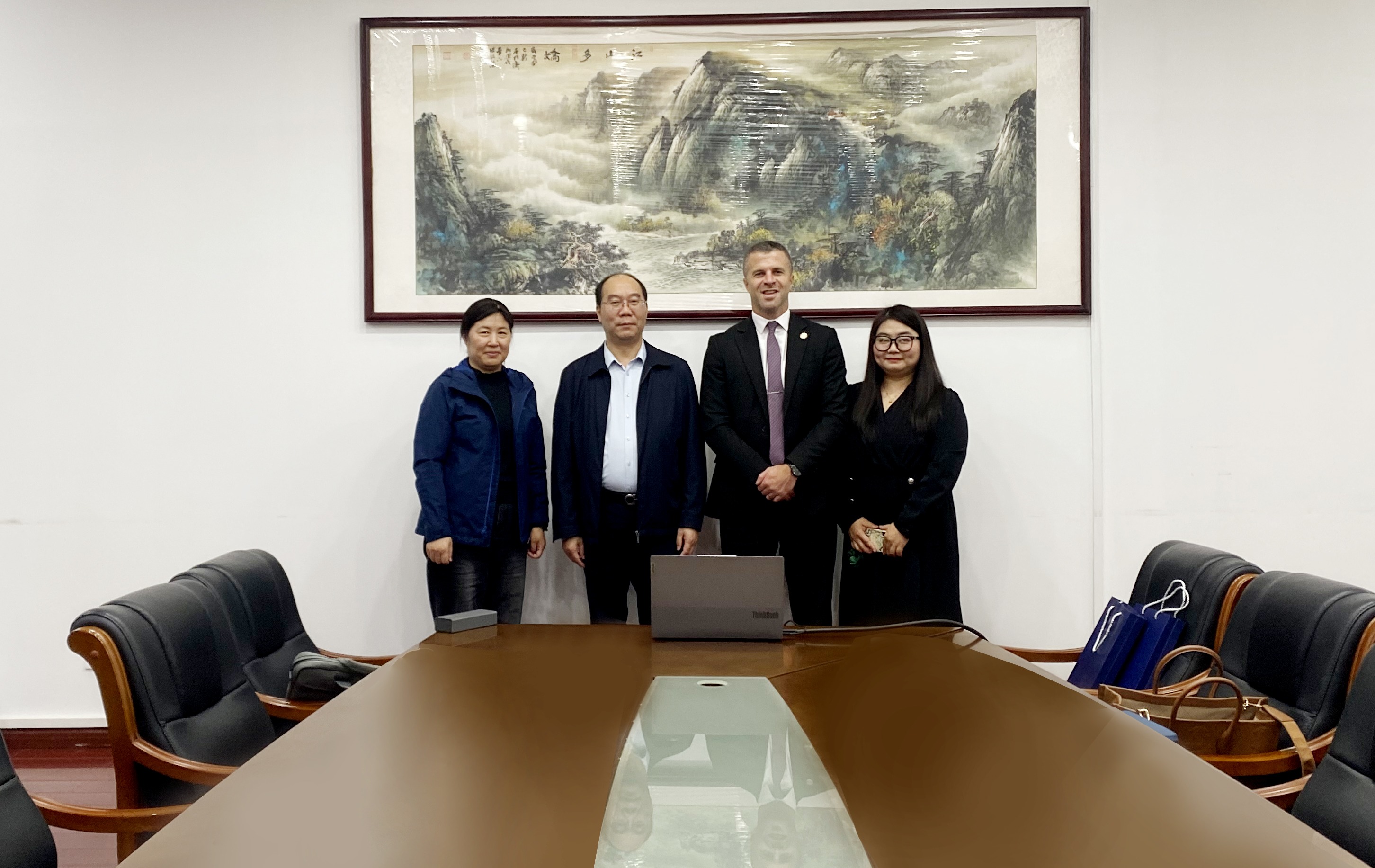 【出国留学】英国利兹贝克特大学来访best365英国体育在线出国留学培训基地
