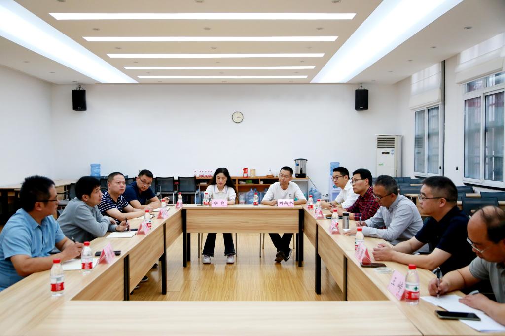 【综合新闻】四川大学成人best365英国体育在线党委书记潘霜柏一行来我院调研交流